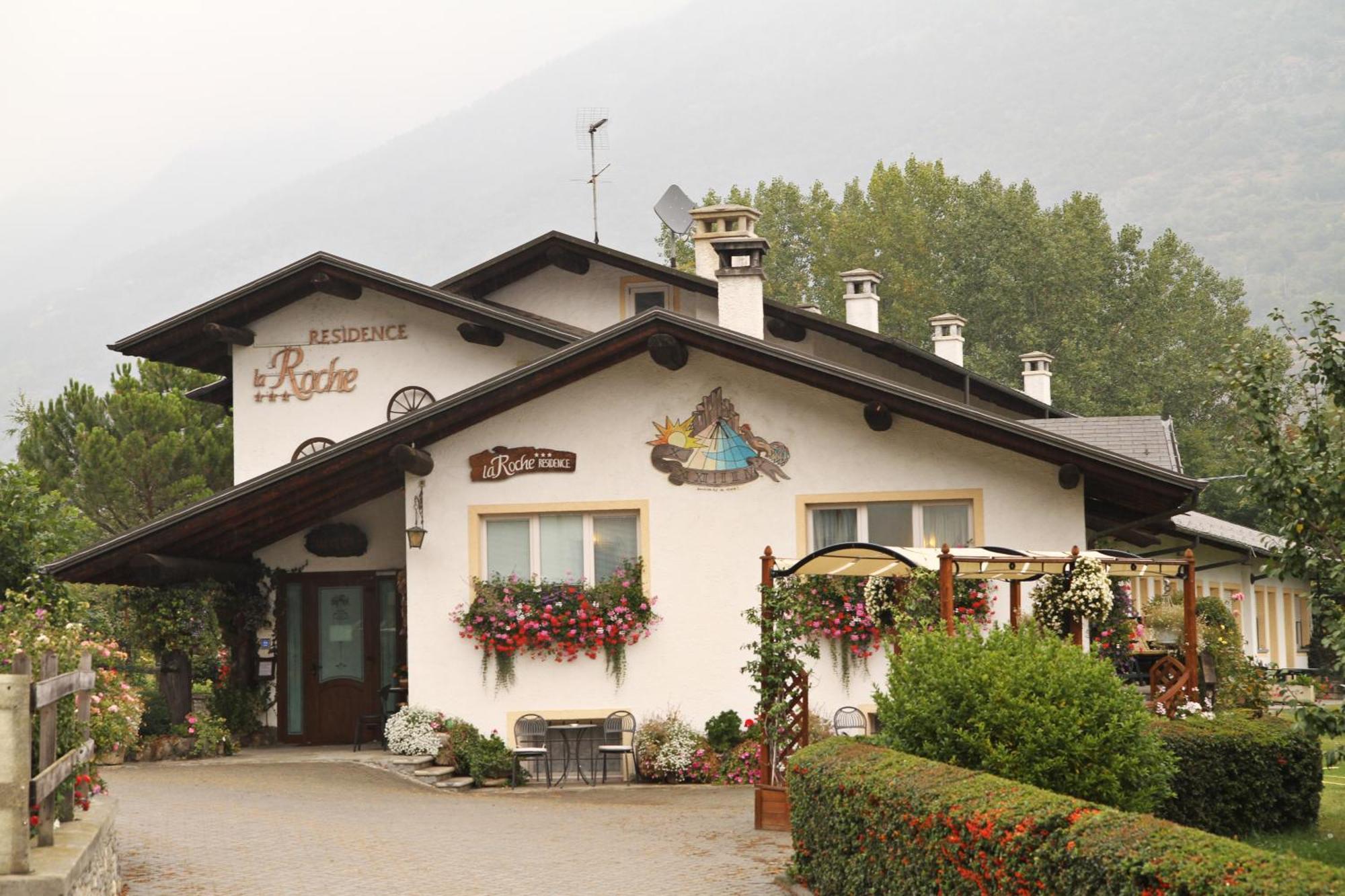 La Roche Hotel Appartments Aosta Exterior photo